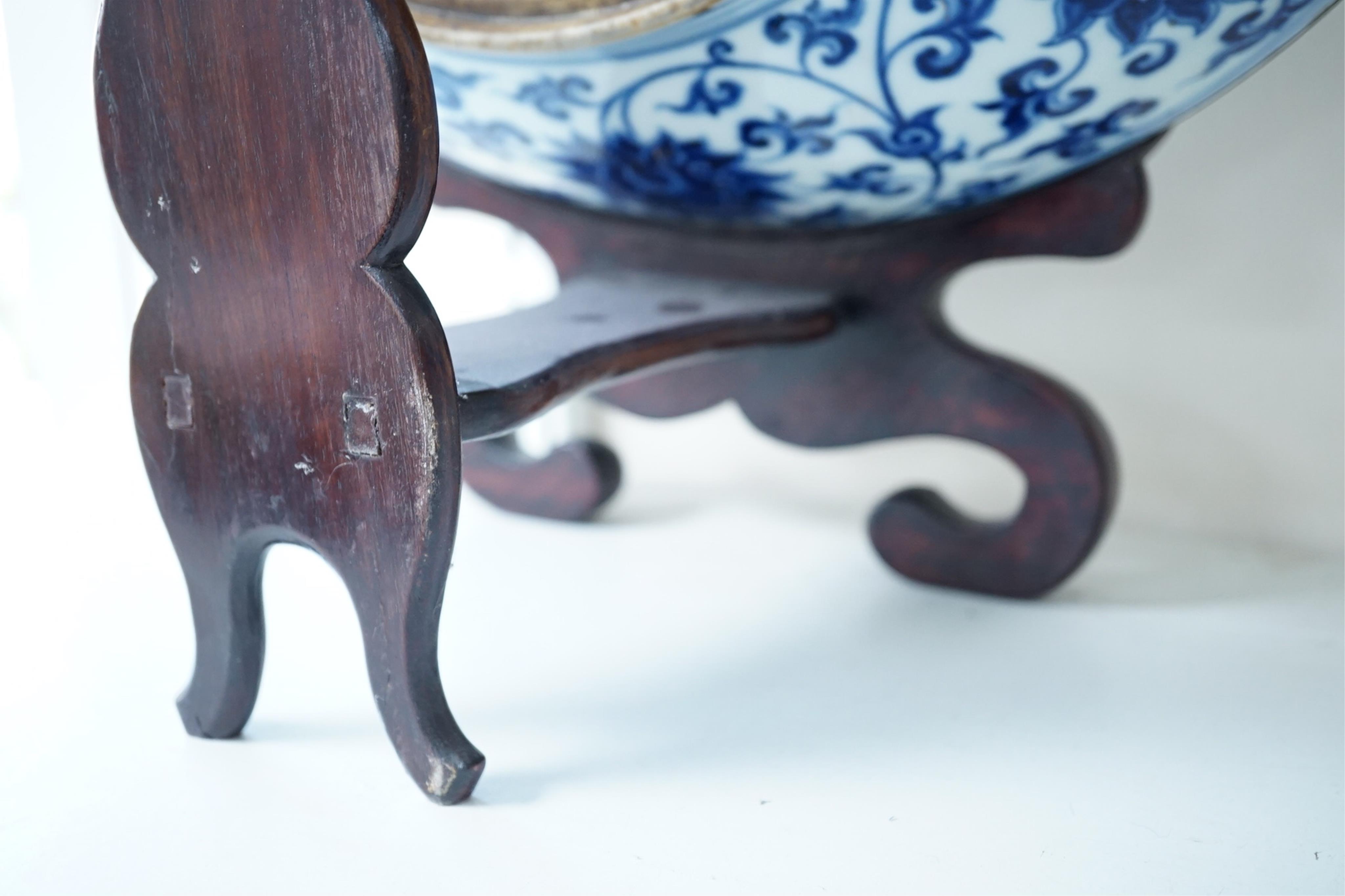 A Chinese blue and white 'Buddhist lions' dish, Ming Dynasty or later